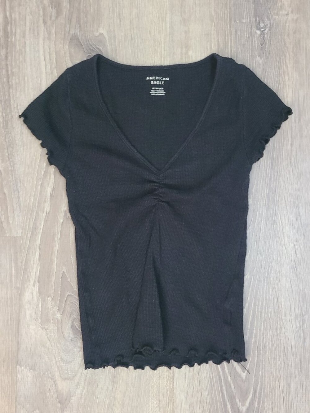 American Eagle Black Lettuce Edge Ruched V-Neck Crop Top - Size XS